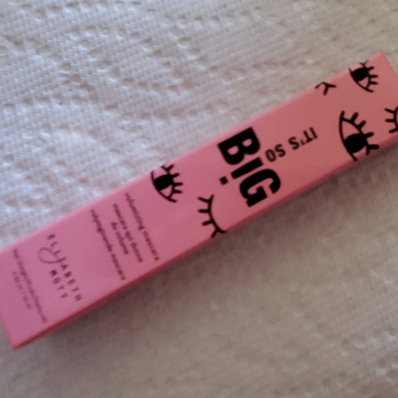 Elizabeth Mott - It’s So Big Mascara - Picture 3 of 4